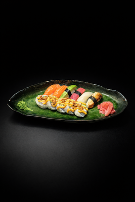 11 bitar, 5 spicy california & 6 nigiri 🍣