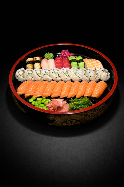 Meny 1. 30 bitar sushi 