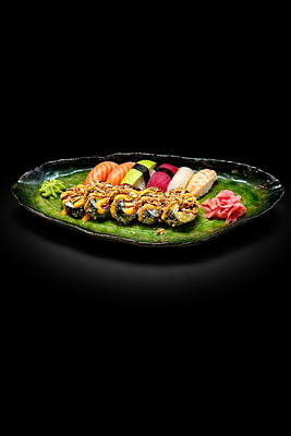 11bitar , 5 Friterad spisy lax rullar & 6 nigiri 🍣